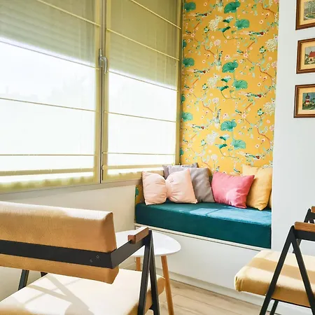 Urbanite Apartment